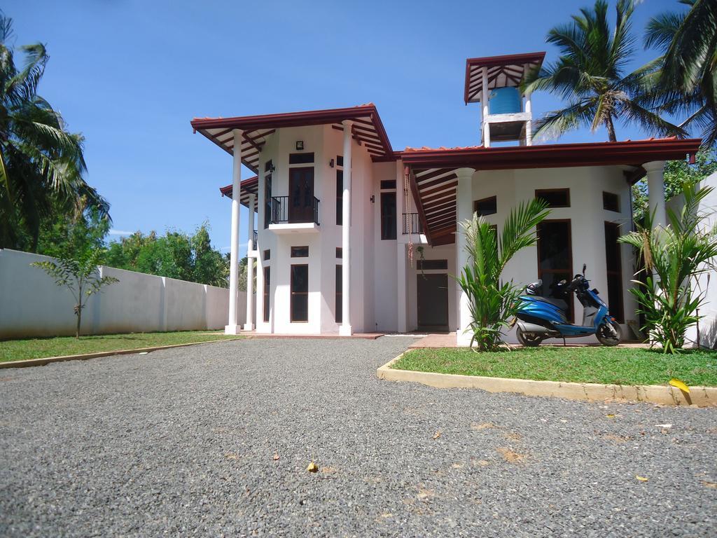 Amawin Resort Hambantota Exterior photo