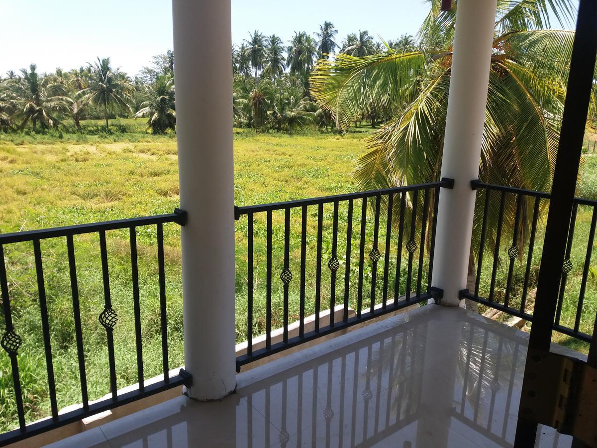 Amawin Resort Hambantota Exterior photo